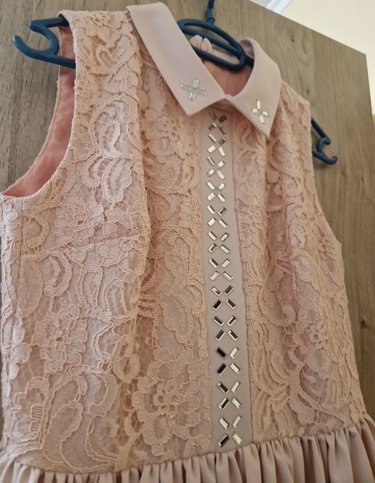 Розова рокля Junona