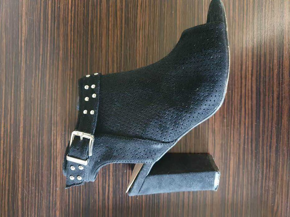 Продавам дамски обувки