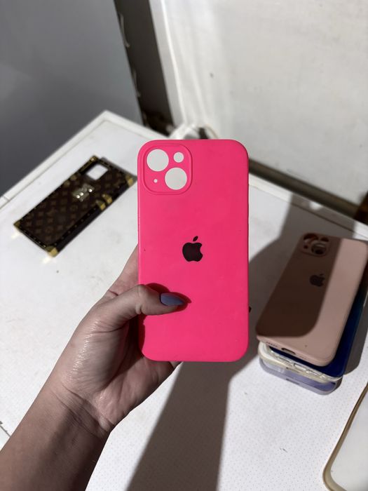 Продам чехлы на айфон 13-14