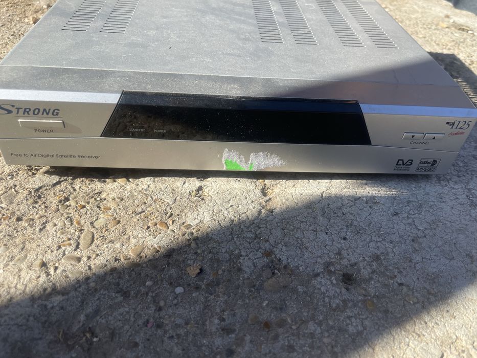 Reciver Satelit Strong