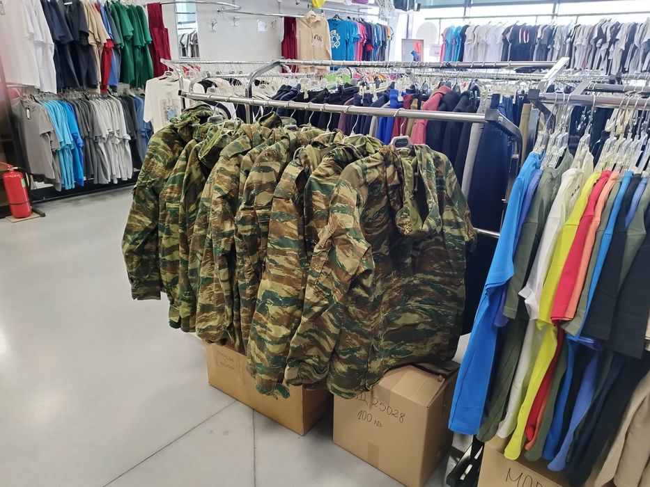 Камукамуфлажно яке,комплект с елек и качулка