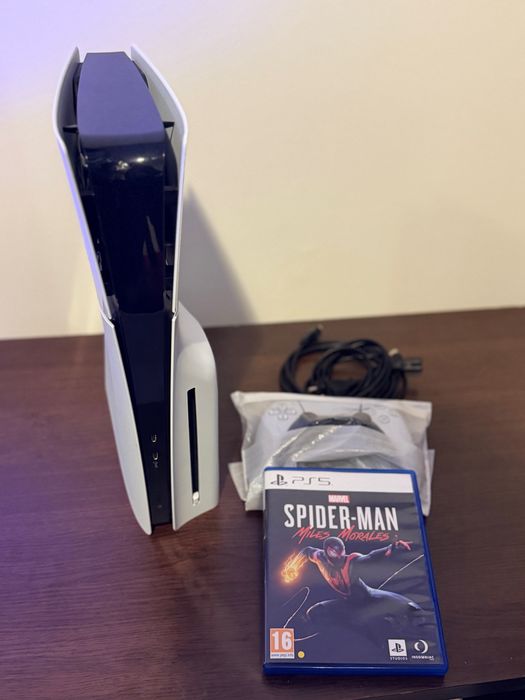 Play Station 5 varianta cu Disk 1 TB  plus Spider Man