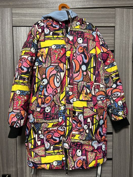 Продам куртку для девочки