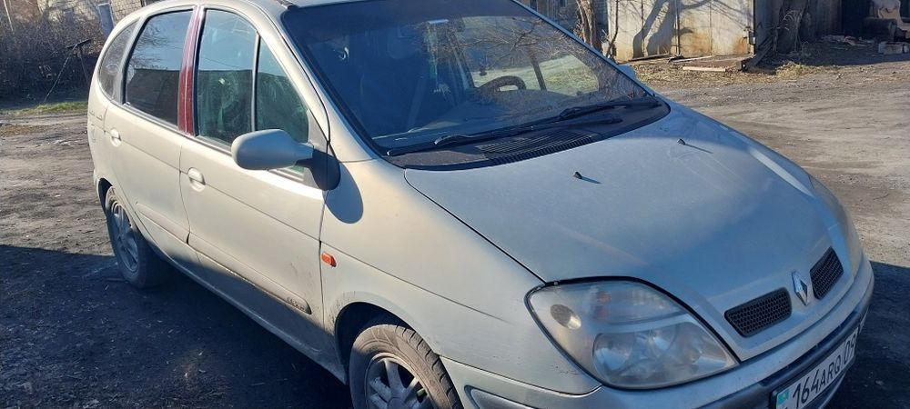 Авто рено сценик 1