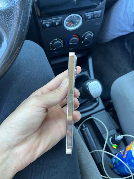 Продам Айфон 13про