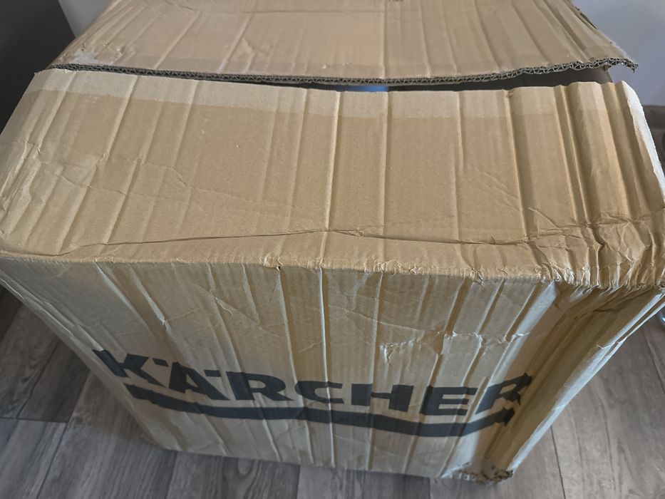 Новый!!! Karcher puzzi 8/1