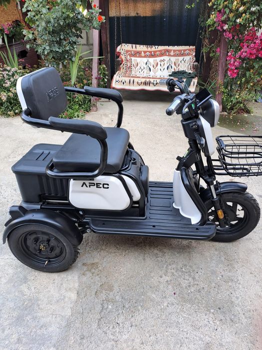 Vând tricicleta electrica