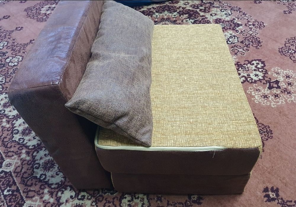 Продам бескаркасный диван