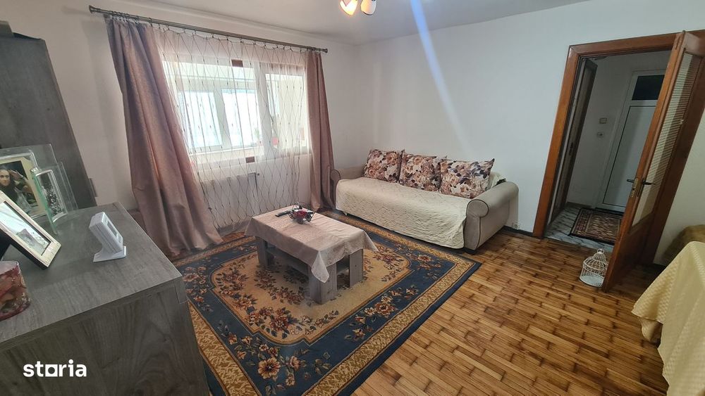 Apartament cu 2 camere de vânzare în Curtea de Argeș.