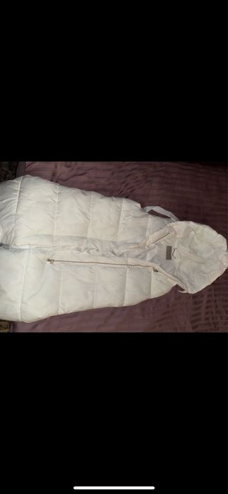 Белая длинная безрукавка