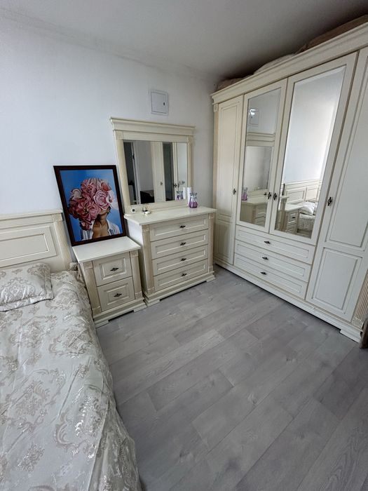 Продам спальный гарнитур