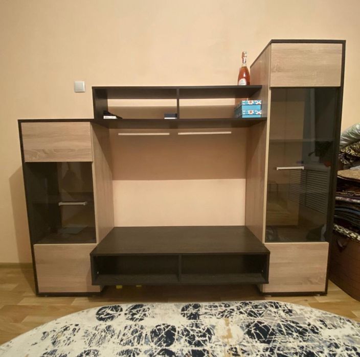 Продам шкаф-горку