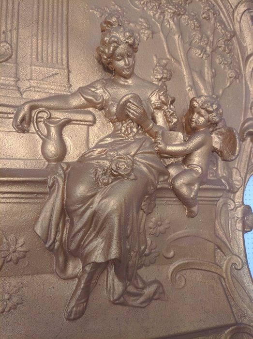 Настенное панно, барельеф.