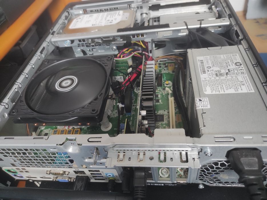 Pc Hp 705 G3 SFF cu A10 8770 și Ddr4