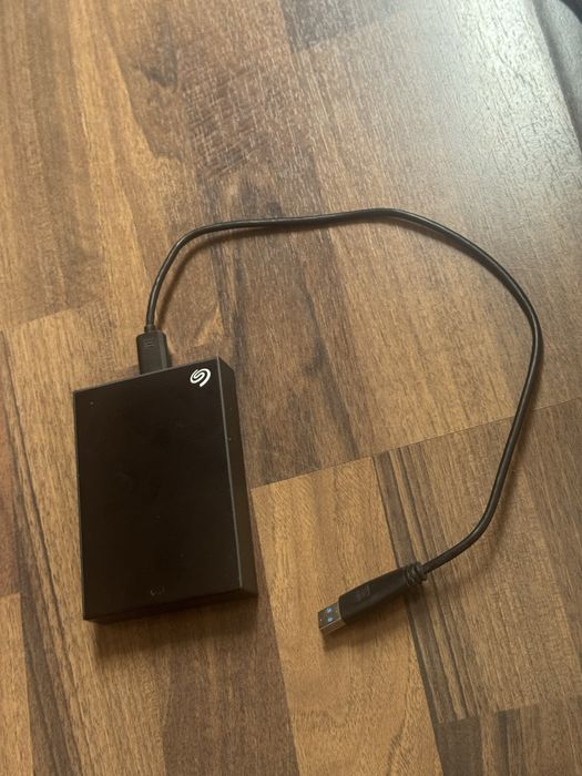Hard disk extern portabil Seagate 4Tb