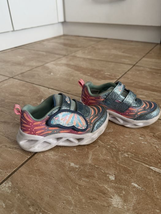 Маратонки на Skechers размер 24