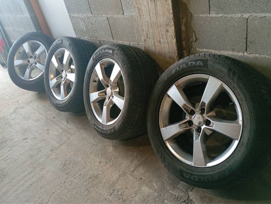 18-ки джанти 5х114.3 свалени са от Субару комплект с гумите