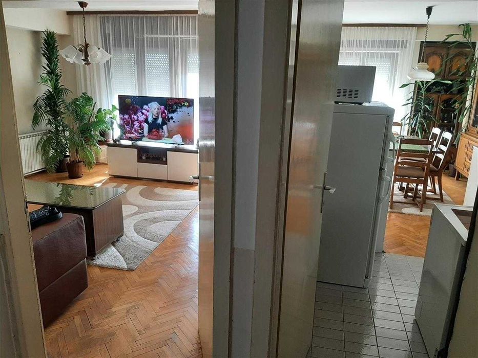 Дава се под наем Тристаен апартамент в Пловдив, Западен - 92 кв.м за 336.6 € - Снимка #8