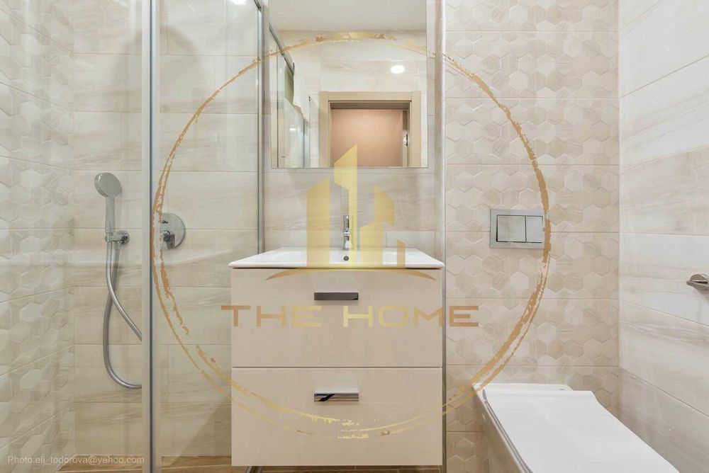 Луксозен 3 стаен Идеален Център