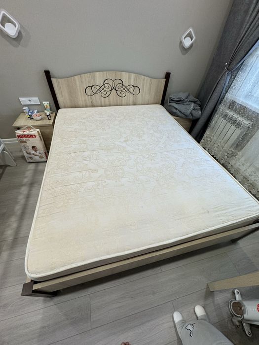 Продам матрац б/у цена10000.           .писать на ватсап.