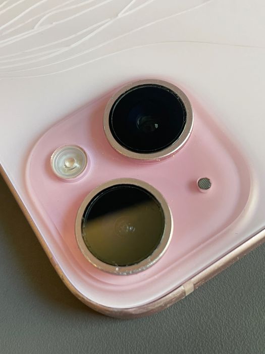 iPhone 15 – Pink (128GB)