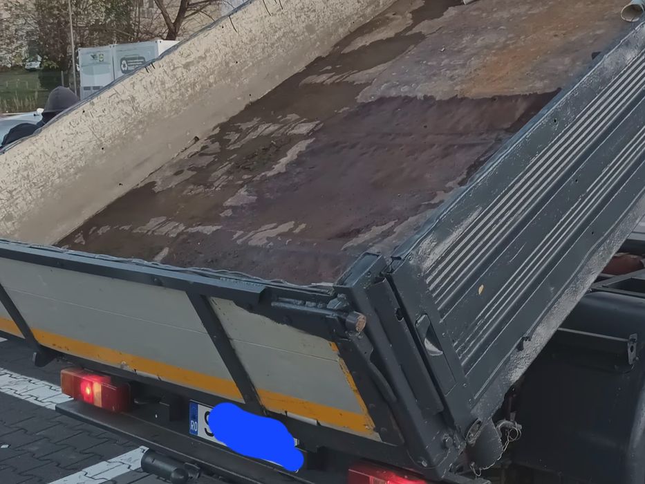 Vînd basculabilă ..Cabină dublă