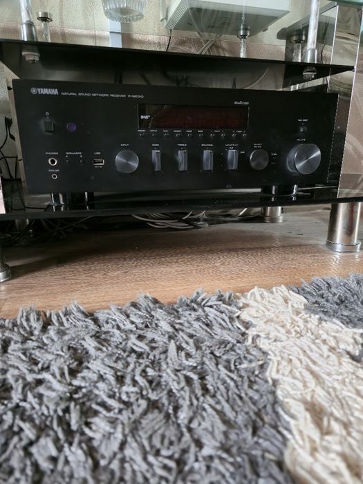 Yamaha R-N803D усилитель