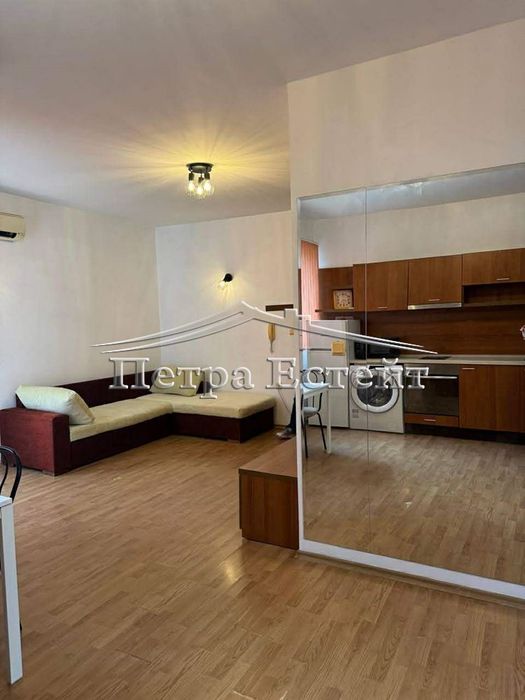 Просторно студио в Варна Бриз под наем за нощувки