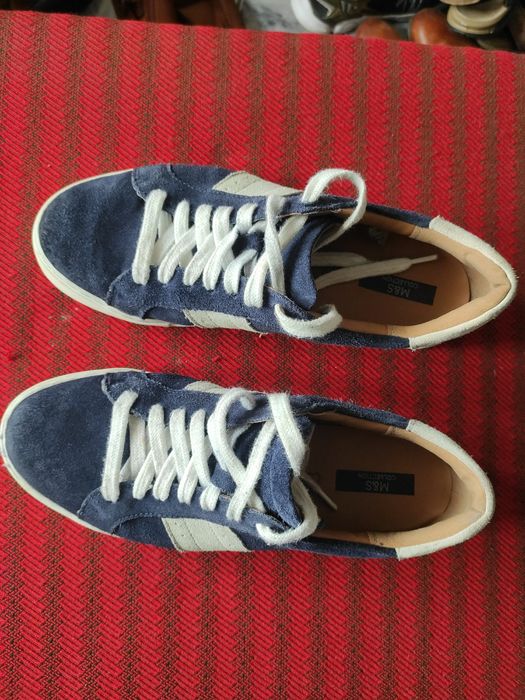 Adidași din piele numărul 40, ușori, practici, comozi