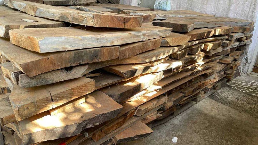 Yog'och sotiladi (yasin daraxtiniki, quritilgan