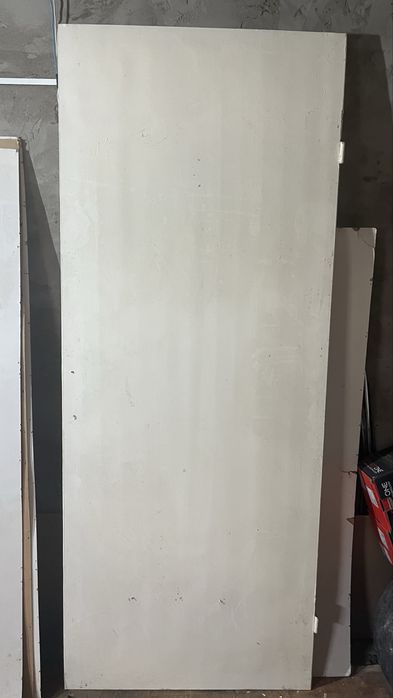 Продам дверь 5000