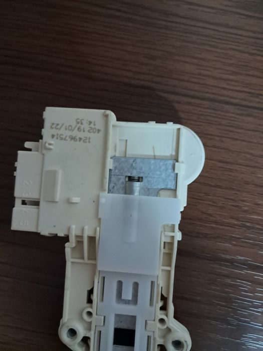 Продам замок от стиральной машины