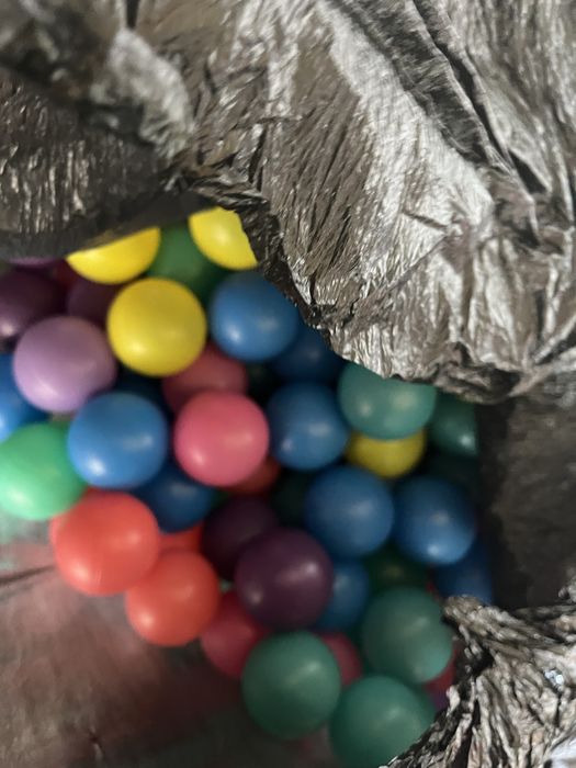 Продам шарики для бассейна около 500 шт