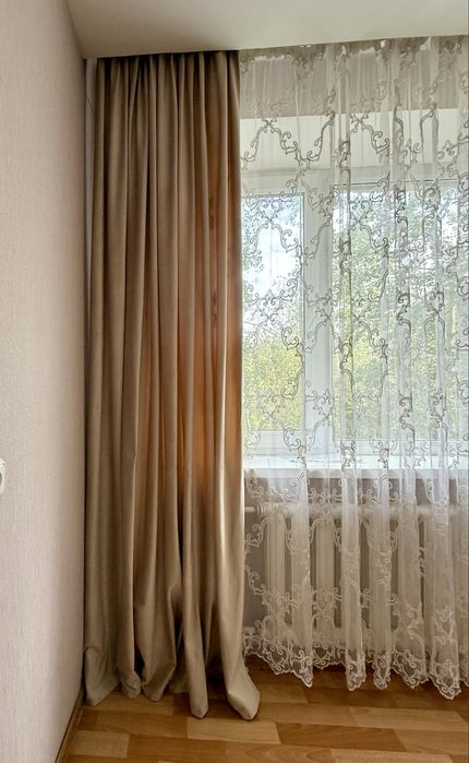 Шторы бежевые вельюр