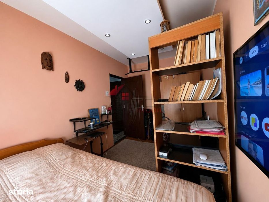 Vanzare apartament 3 camere - Podu Ros - bulevard etaj 2