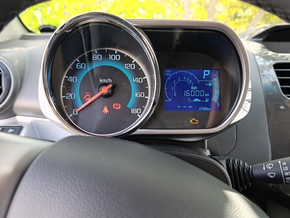 Продается автомобиль Шевроле Спарк 4-позиция на автомате.