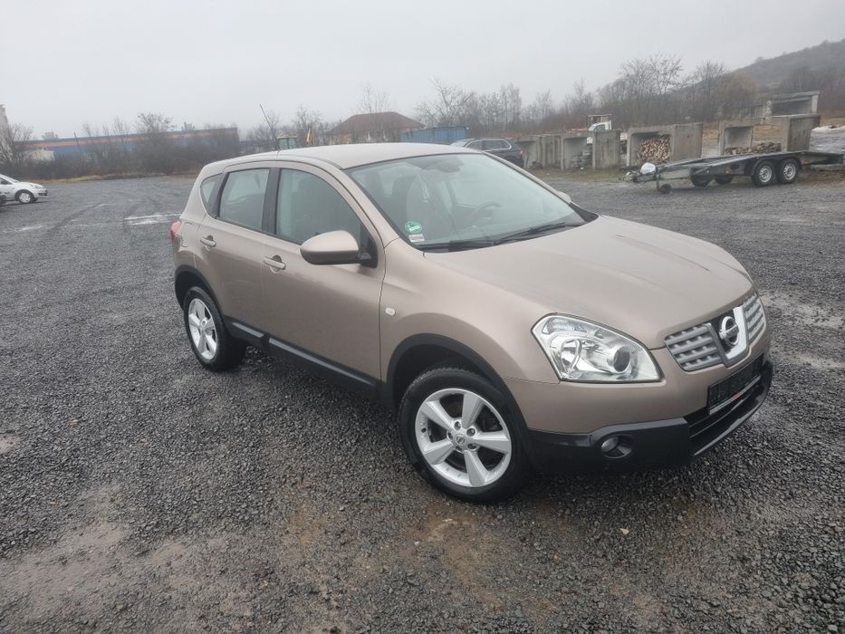 Vand Nisan qashqai +2