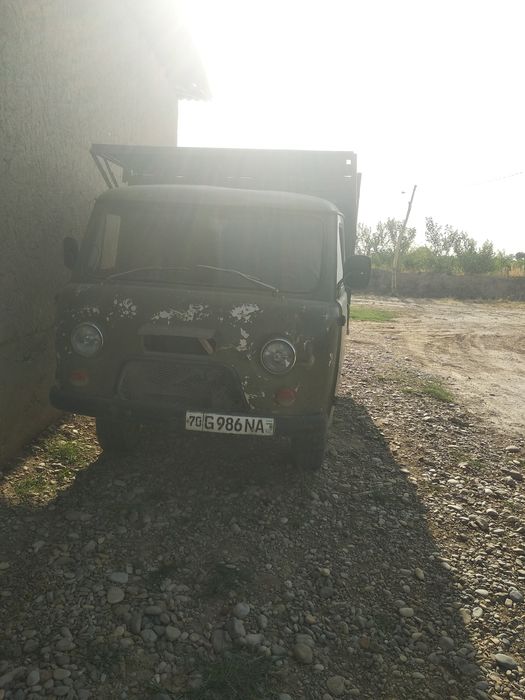 УАЗ бортовой сотилади