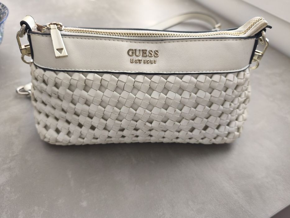 Бяла дамска чанта GUESS SICILIA