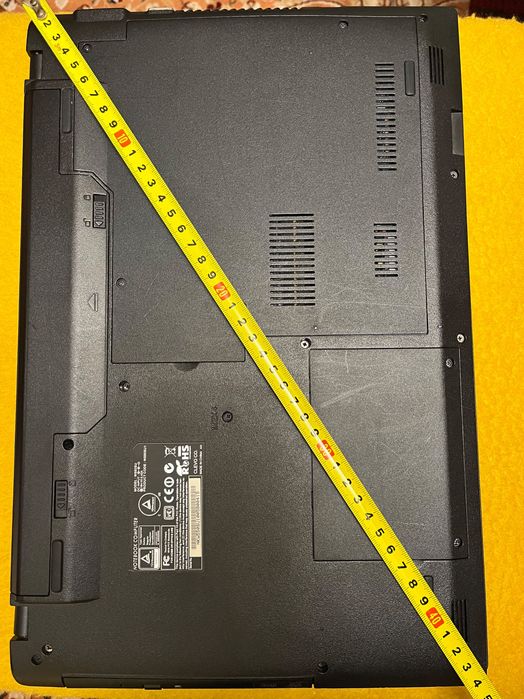 Лаптоп Notebook 17” Intel i3 4 Gb RAM с Windows 10Pro 300 Gb Хард диск