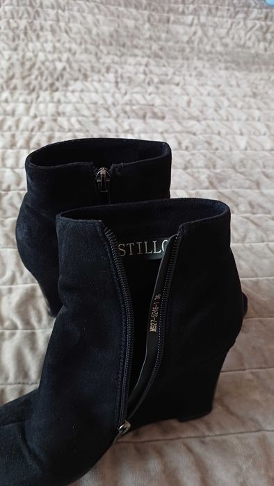 Елегантни дамски черни боти STILLO - Естествен велур – 37 номер