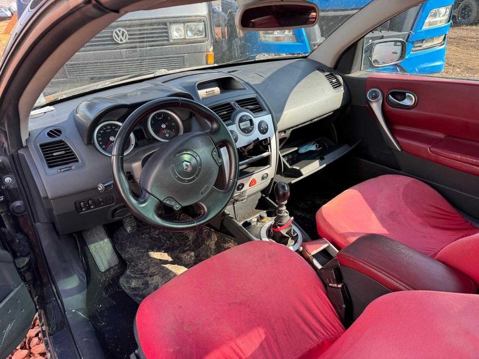 Dezmembrez Renault Megan II motor 1.9 cod F9Q B8 2004 Cabrio