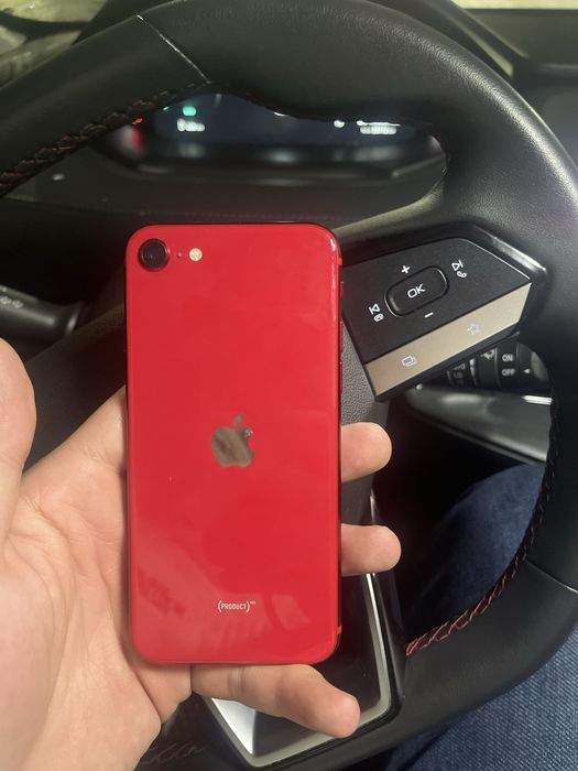 Айфон SE 2020 в отличном состояний