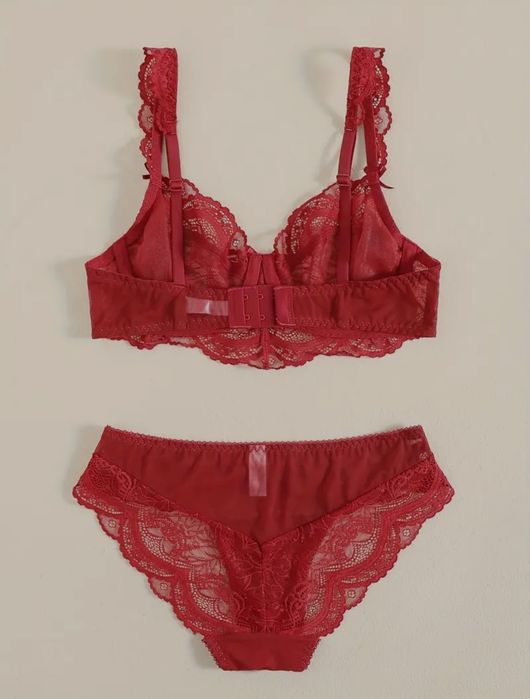 Комплект кружевного нижнего белья