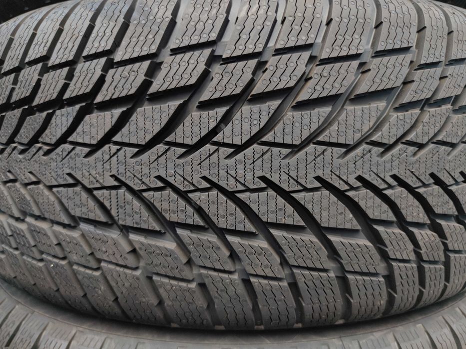 4бр Нови Зимни Гуми 235 50 18 - Nokian
