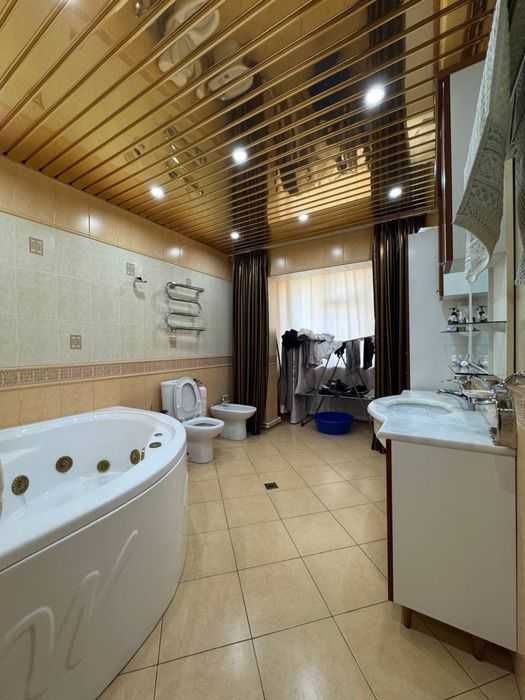 метро Айбек  3+2/8/9  две квартиры  160м²