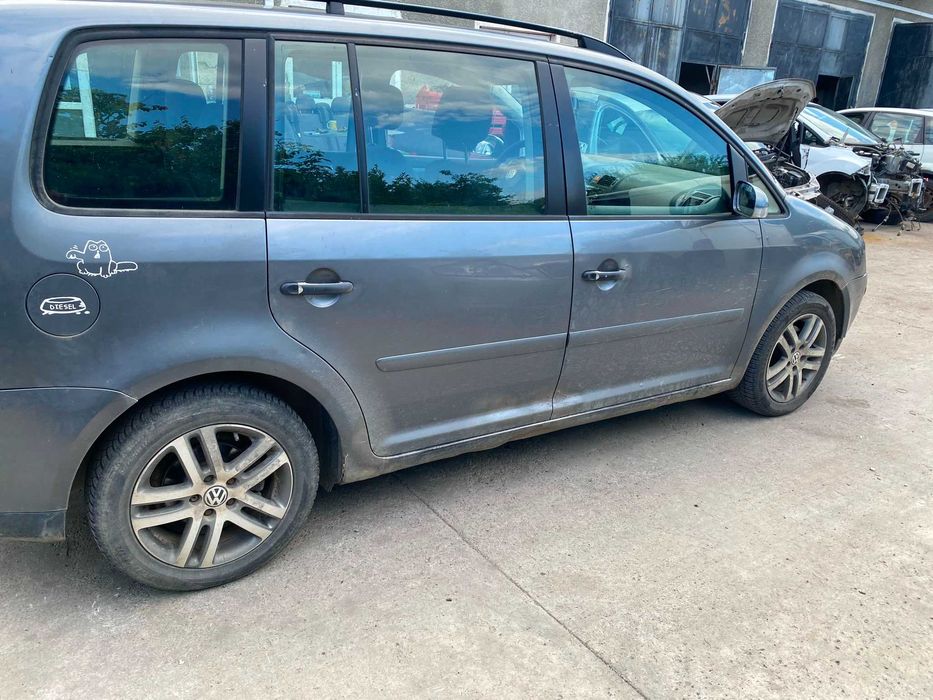 Piese VW TOURAN  1.9  din  2004 - bkc