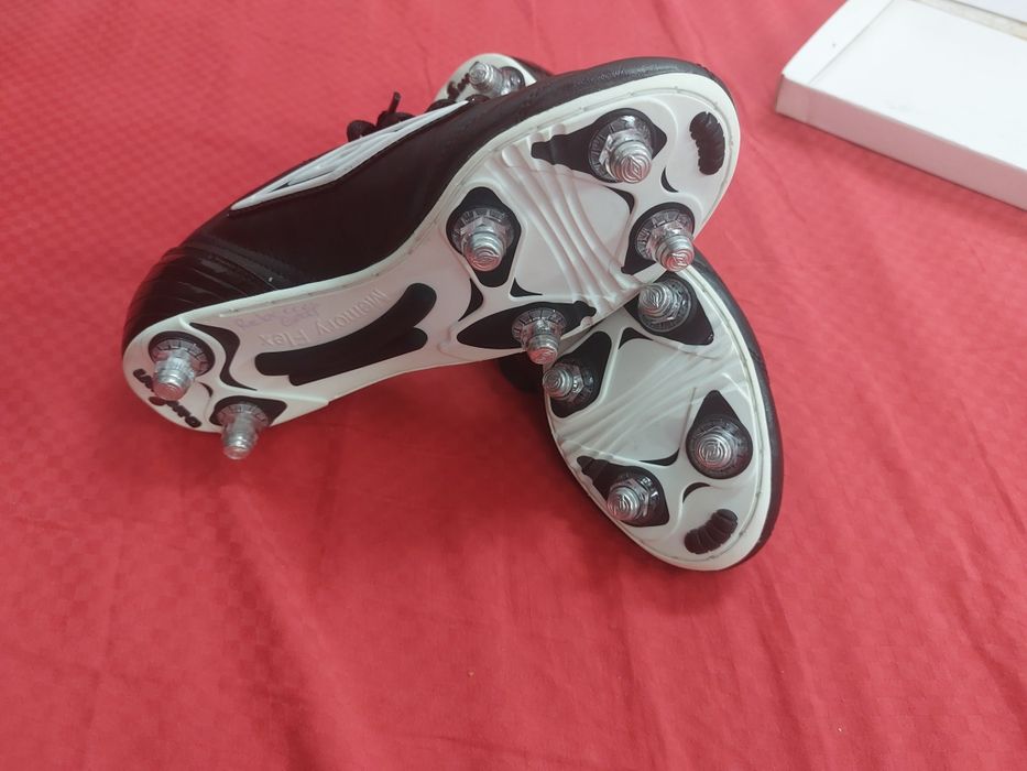 Adidași copii cu crampoane