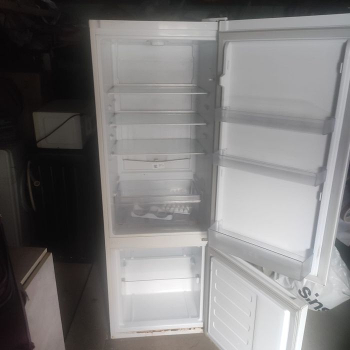 Продается холодильник 40000