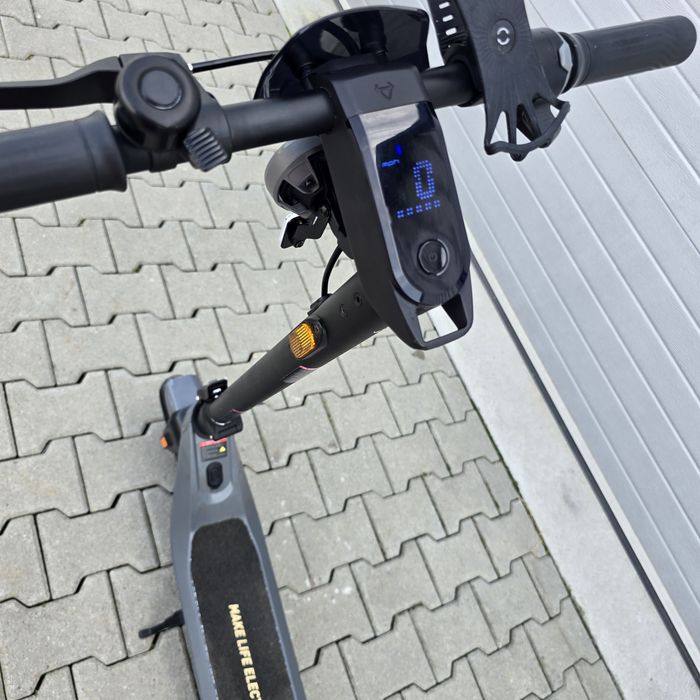 NIU KQI2 Pro Scooter  /Trotinetă  Electrică cu Viteza Maximă de 25km/h și Autonomie Maximă de 40km